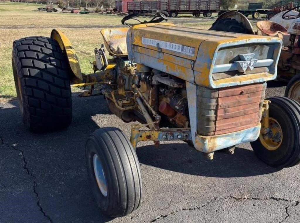 Massey Ferguson 2135 Equipment Image0
