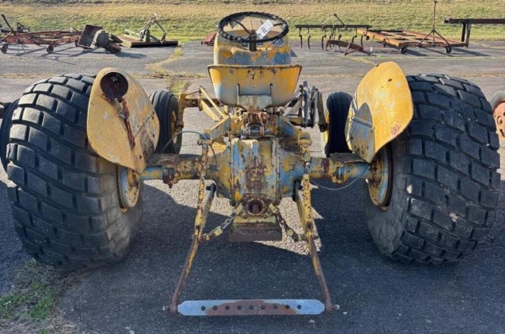 Image of Massey Ferguson 2135 Image 1