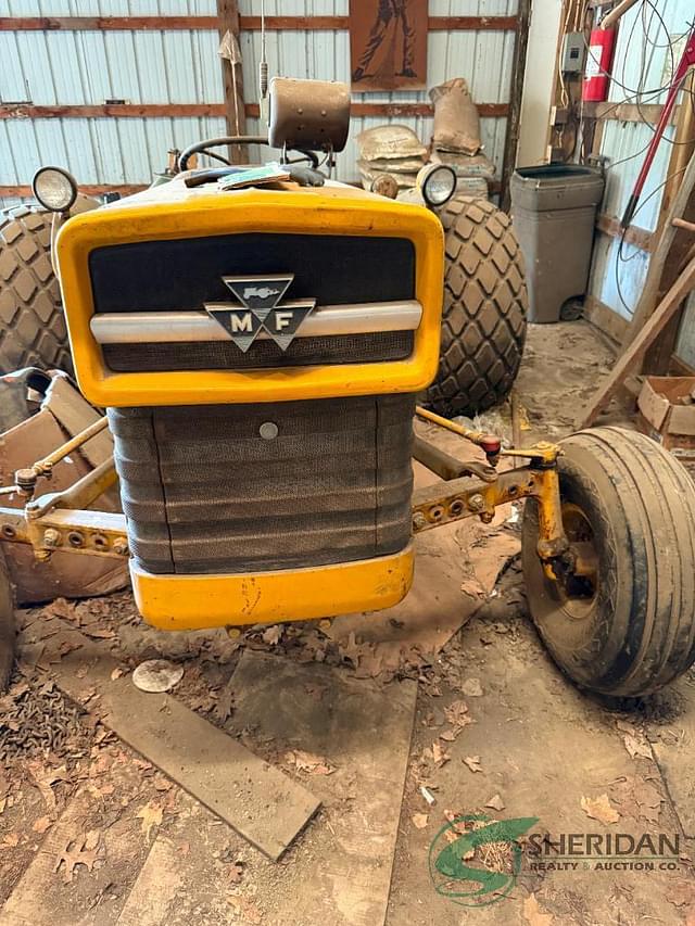 Image of Massey Ferguson 2135 equipment image 3