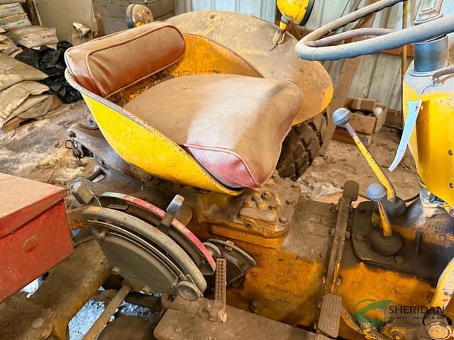 Image of Massey Ferguson 2135 equipment image 2