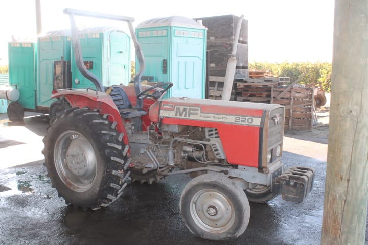Main image Massey Ferguson 220