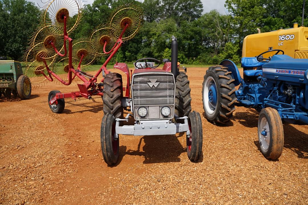 Image of Massey Ferguson 220 Primary image