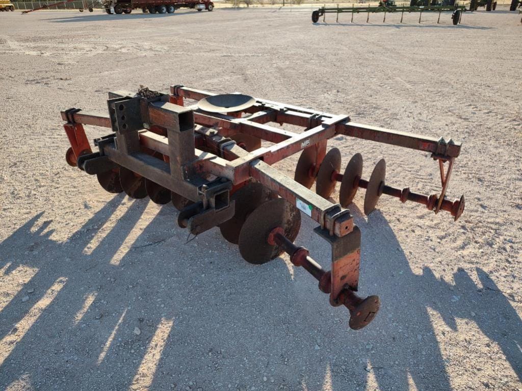 Massey Ferguson 220 Equipment Image0