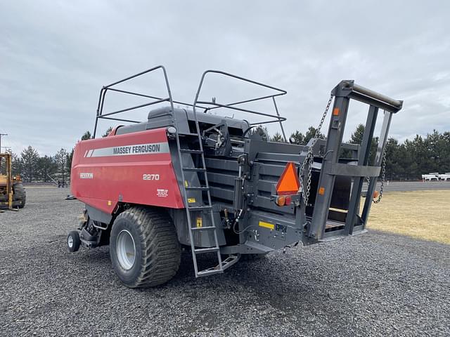 Image of Massey Ferguson 2270 equipment image 2