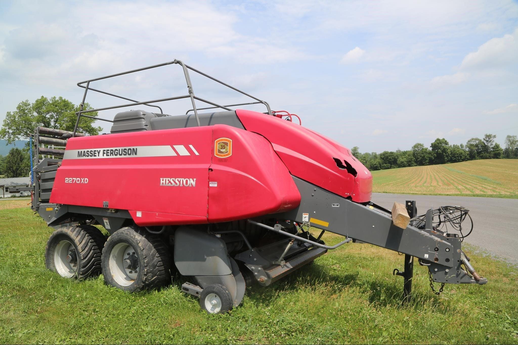 Massey Ferguson 2270XD Equipment Image0