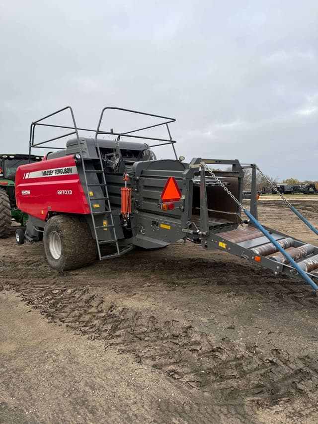 Image of Massey Ferguson 2270XD equipment image 3