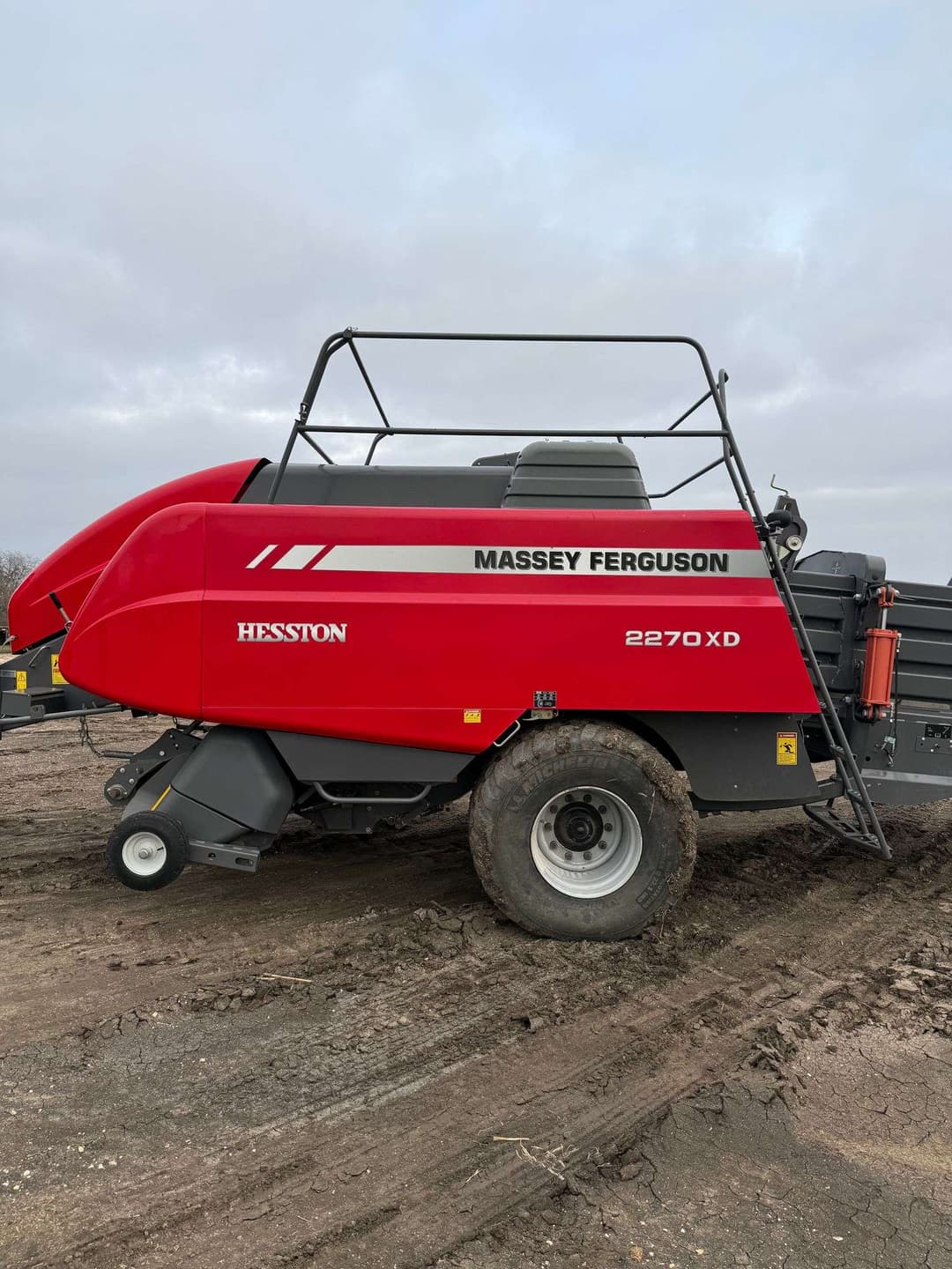 Image of Massey Ferguson 2270XD Primary image