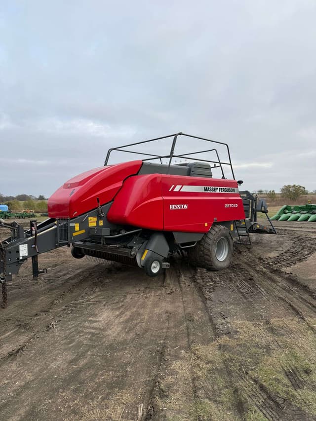 Image of Massey Ferguson 2270XD equipment image 2