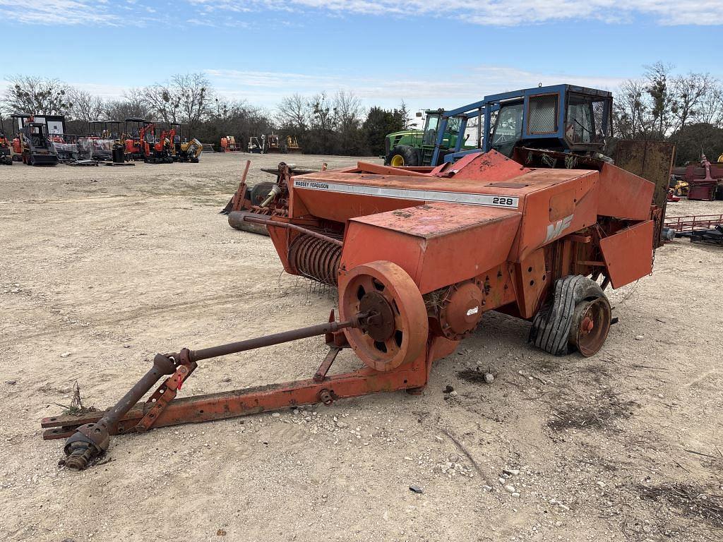 Image of Massey Ferguson 228 Image 0