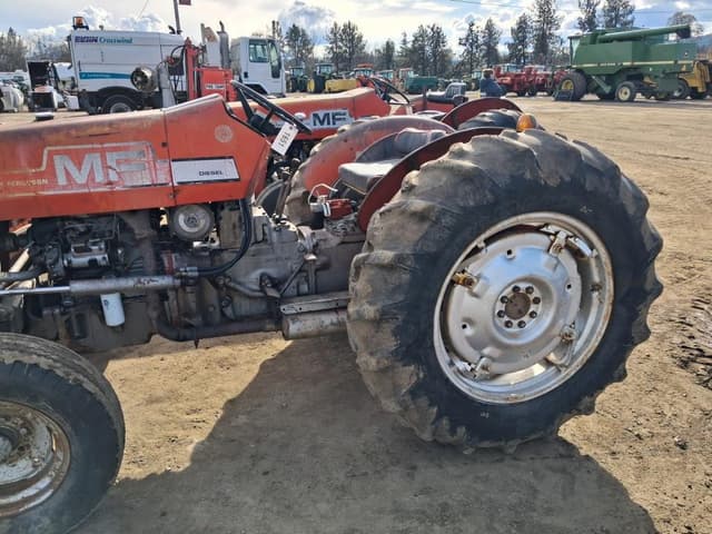 Image of Massey Ferguson 230 equipment image 4