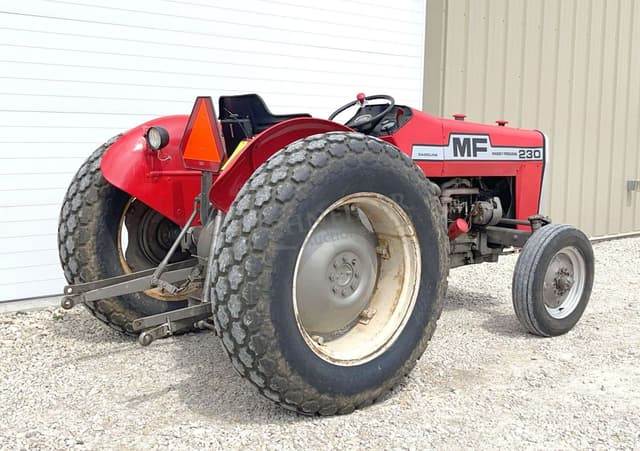 Image of Massey Ferguson 230 equipment image 4