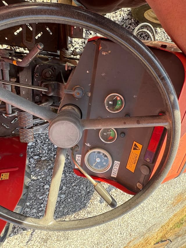 Image of Massey Ferguson 231 equipment image 4