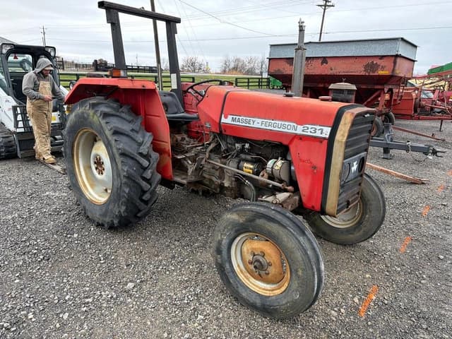 Image of Massey Ferguson 231 equipment image 2