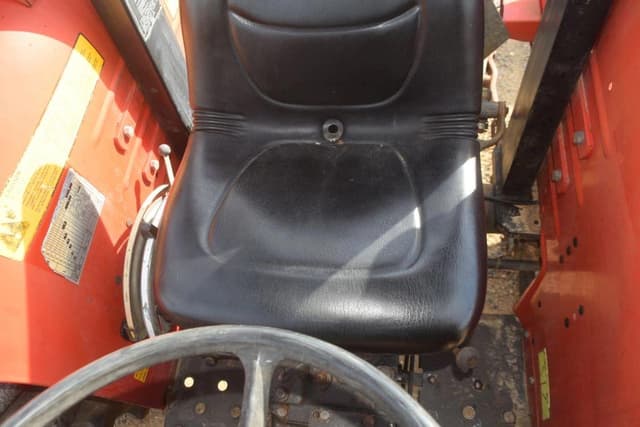 Image of Massey Ferguson 231 equipment image 4