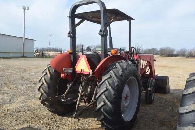 Image of Massey Ferguson 231 equipment image 2