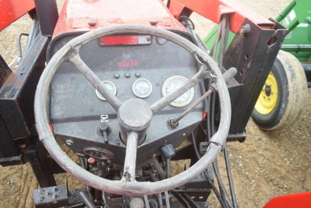 Image of Massey Ferguson 231 equipment image 4