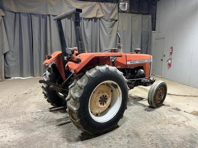 Image of Massey Ferguson 231 equipment image 4