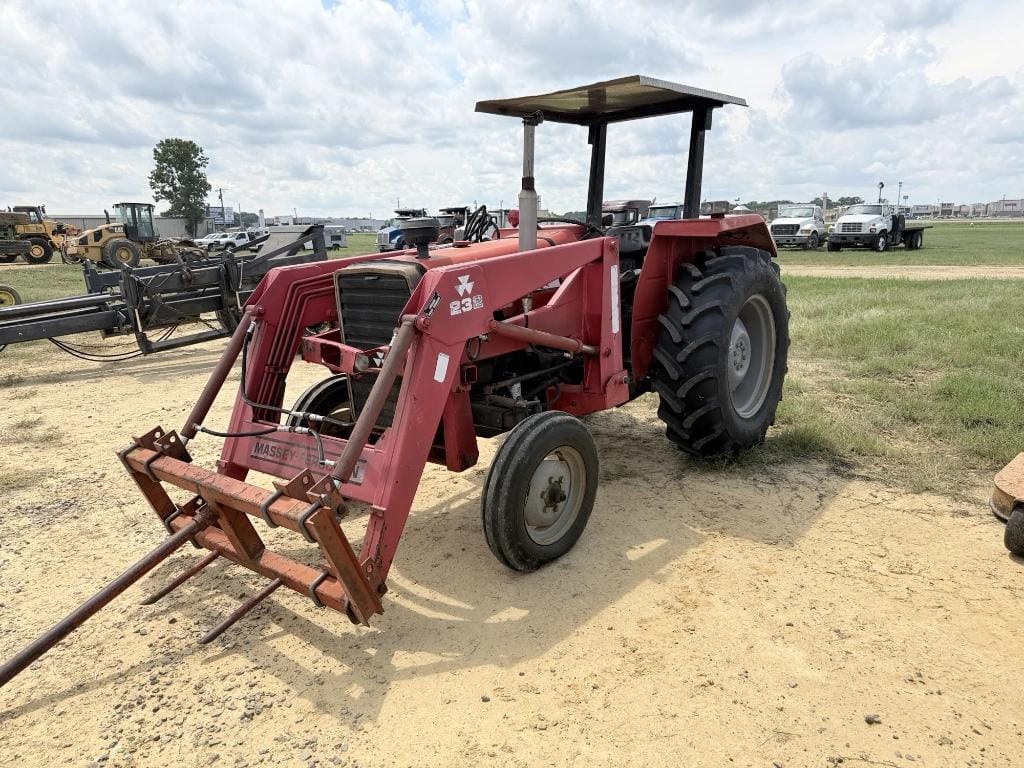 Massey Ferguson 231 Equipment Image0