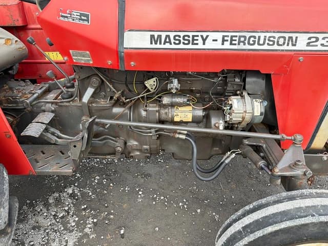 Image of Massey Ferguson 231 equipment image 4