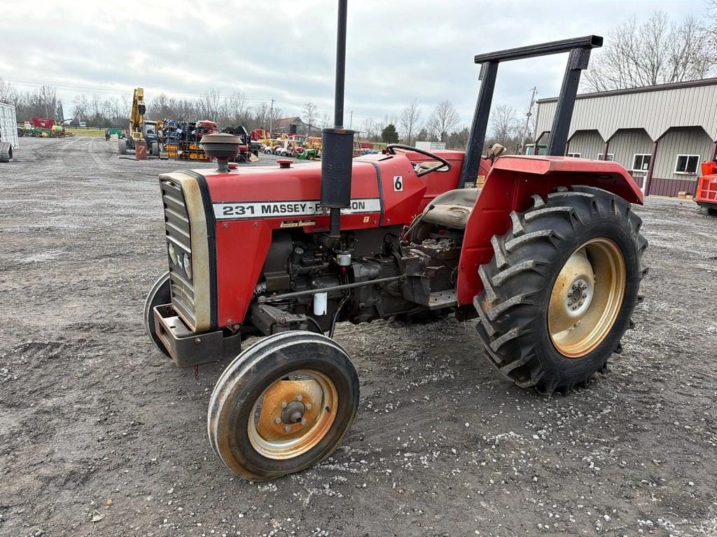 Massey Ferguson 231 Equipment Image0
