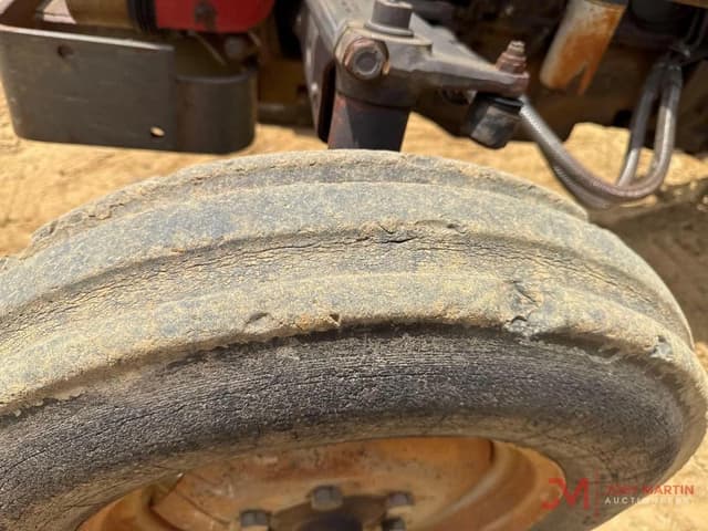 Image of Massey Ferguson 231 equipment image 3