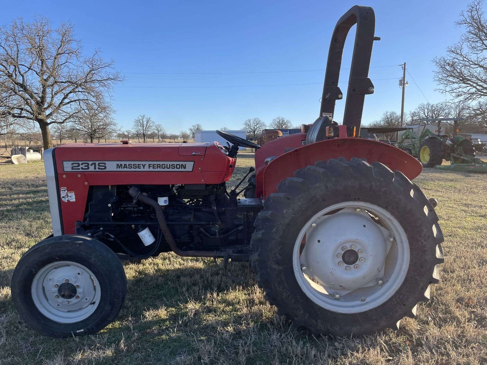 Massey Ferguson 231S Equipment Image0