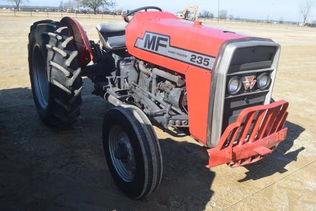 Image of Massey Ferguson 235 equipment image 3