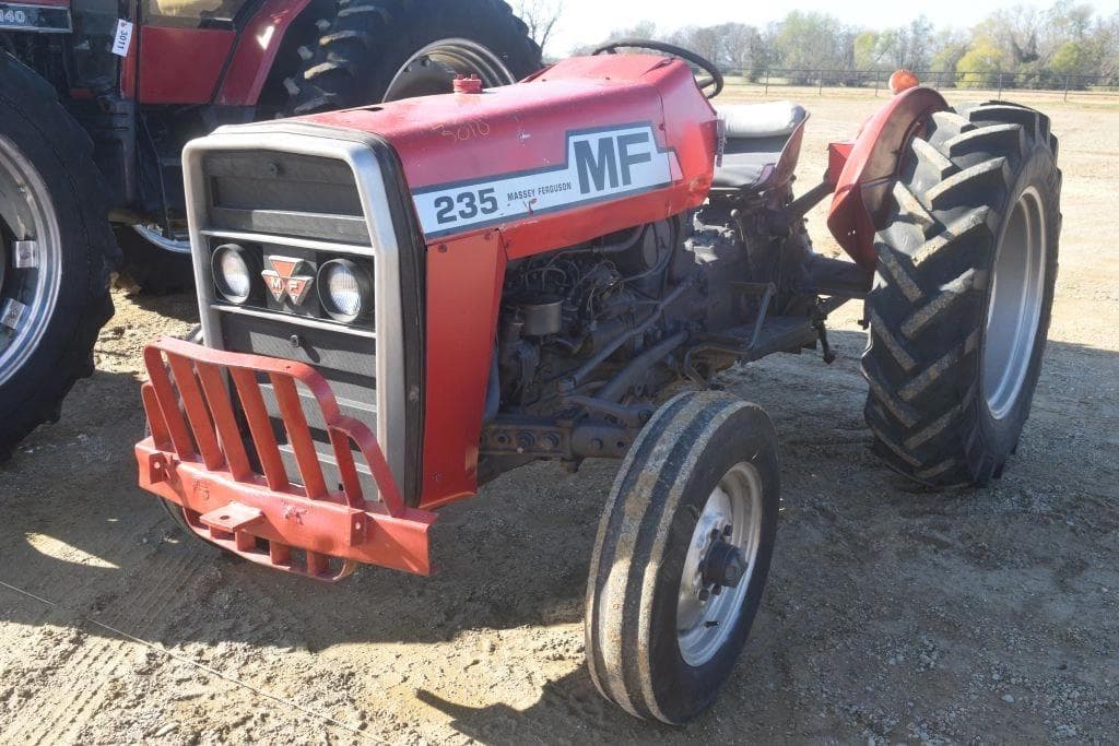 Image of Massey Ferguson 235 Primary image