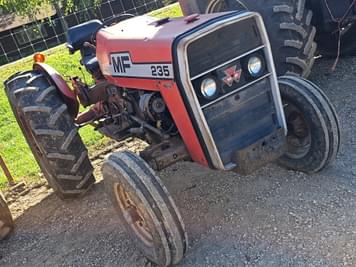 Main image Massey Ferguson 235