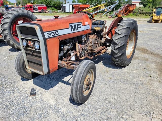 Image of Massey Ferguson 235 equipment image 1