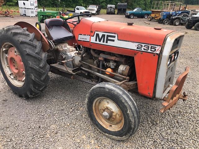 Image of Massey Ferguson 235 equipment image 3