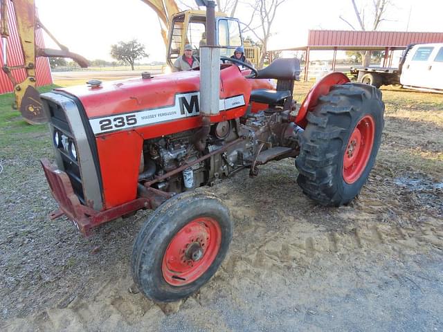 Image of Massey Ferguson 235 equipment image 1