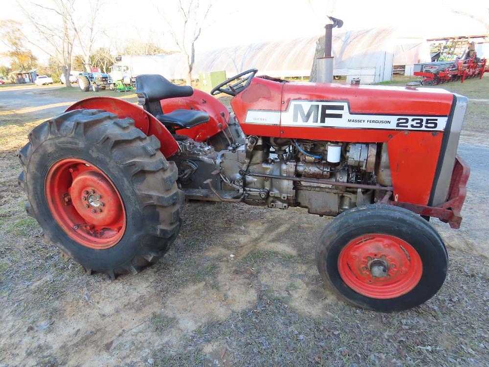 Image of Massey Ferguson 235 Primary image