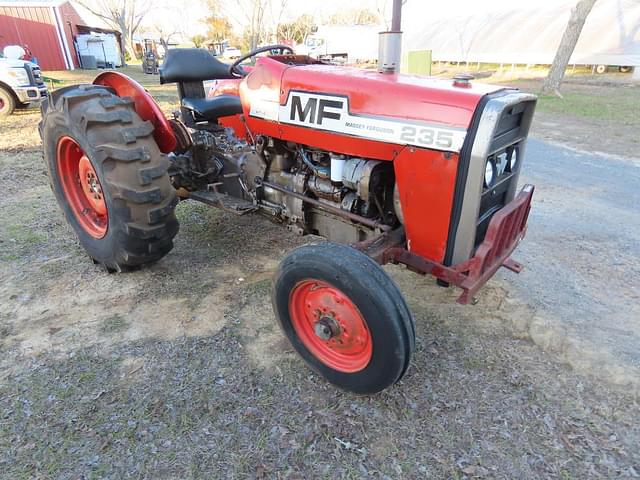 Image of Massey Ferguson 235 equipment image 2