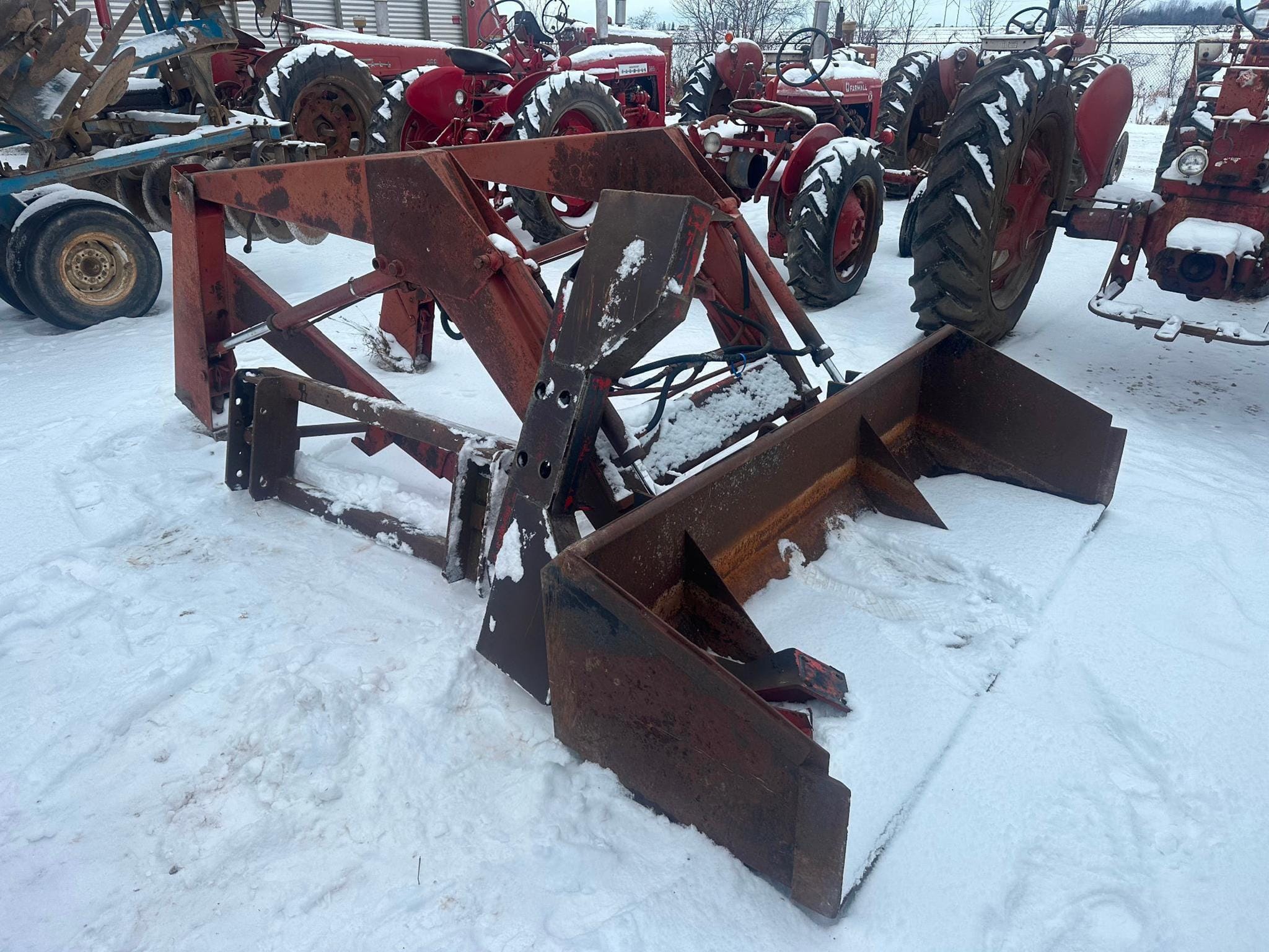 Massey Ferguson 236 Equipment Image0