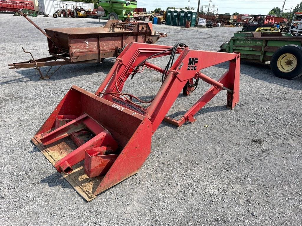 Massey Ferguson 236 Equipment Image0