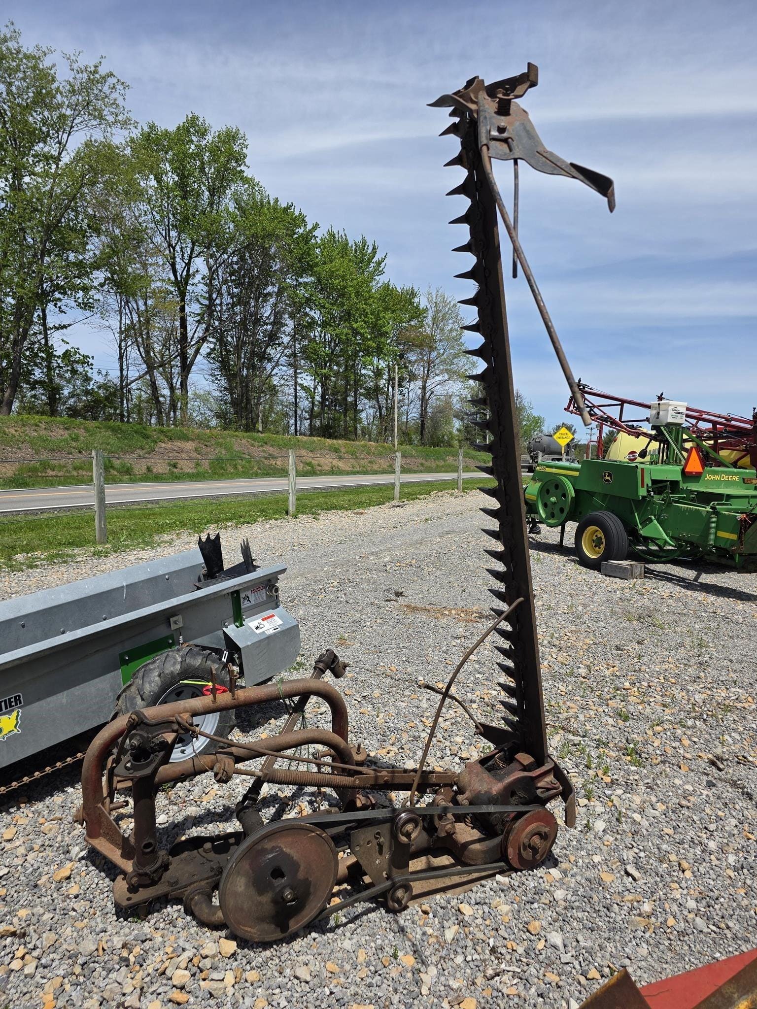 Massey Ferguson 238 Equipment Image0