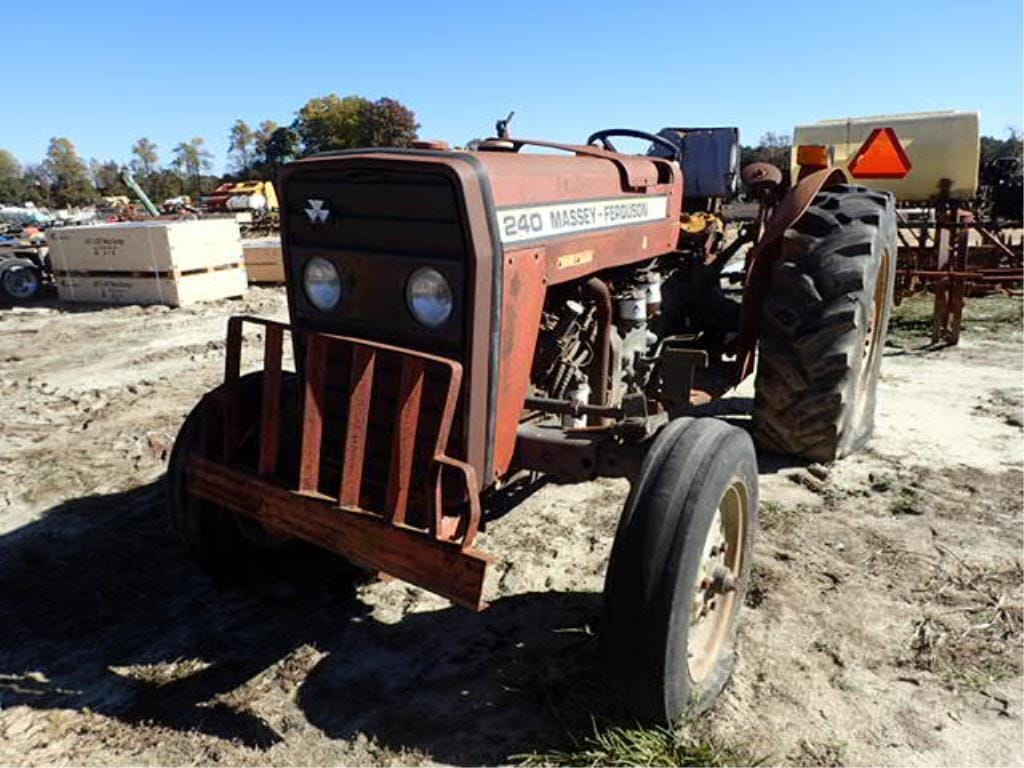 Massey Ferguson 240 Equipment Image0