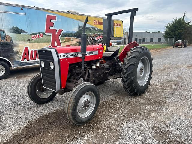 Image of Massey Ferguson 240 equipment image 4
