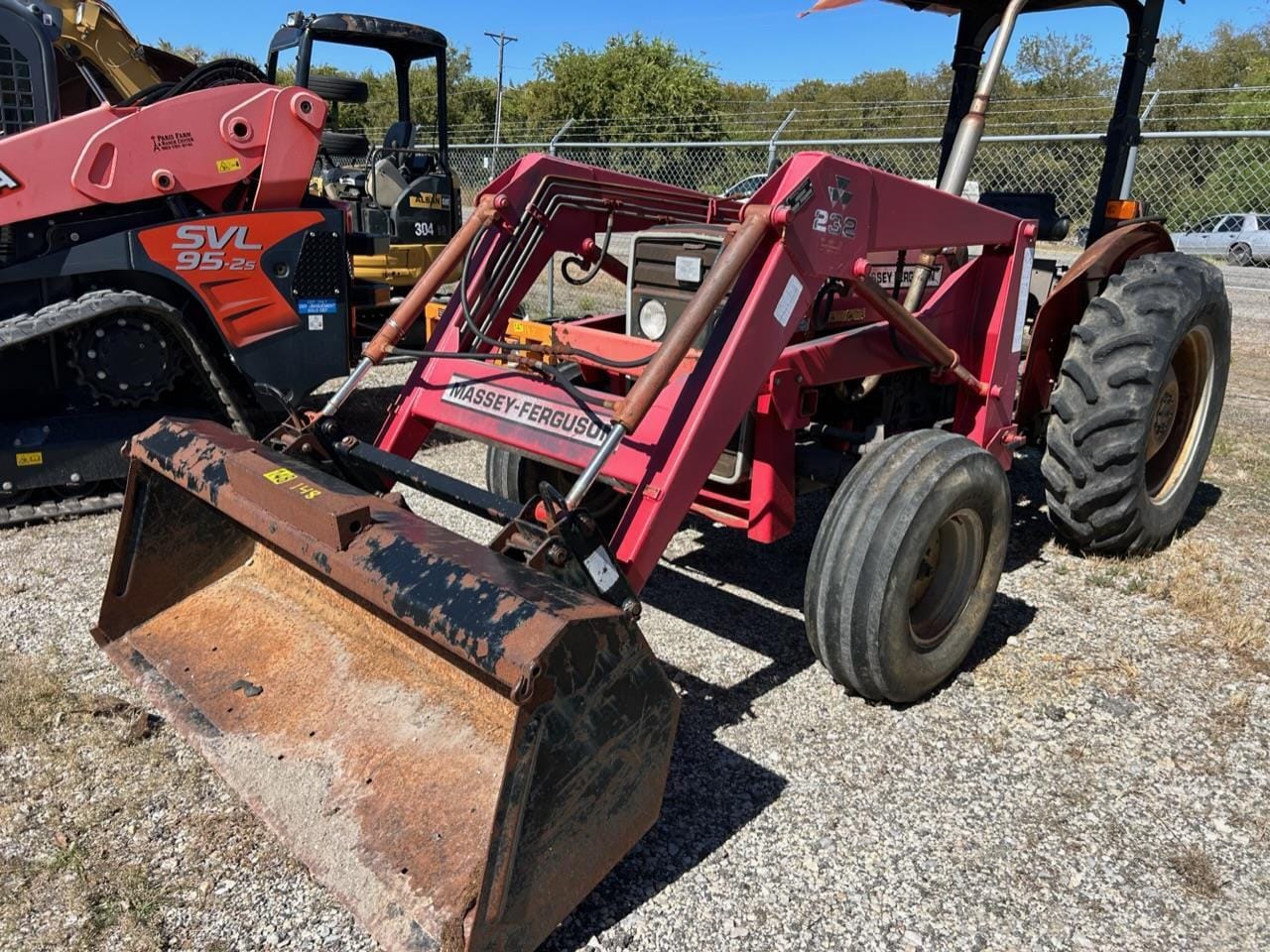 Massey Ferguson 240 Equipment Image0