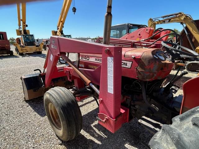 Image of Massey Ferguson 240 equipment image 3
