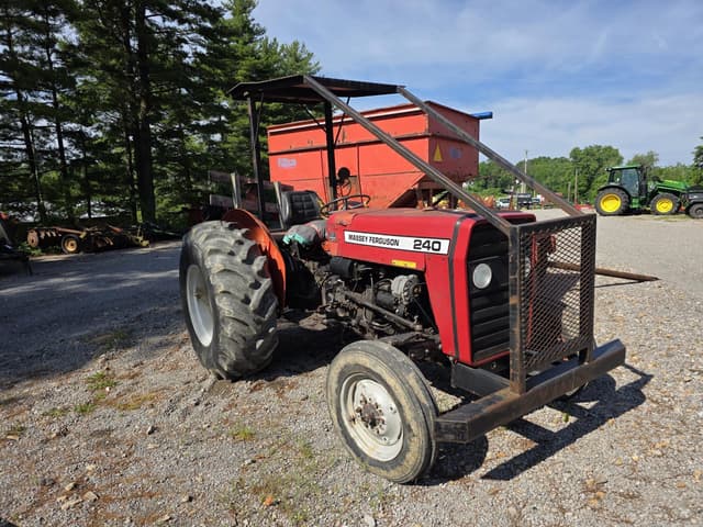 Image of Massey Ferguson 240 equipment image 1