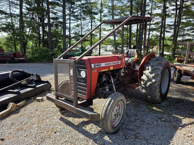 Image of Massey Ferguson 240 equipment image 4
