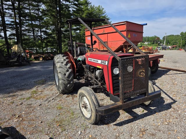 Image of Massey Ferguson 240 equipment image 2