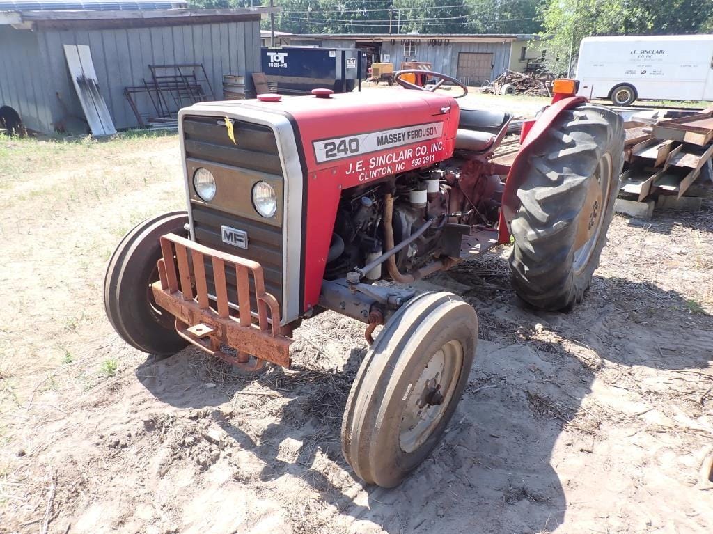 Massey Ferguson 240 Equipment Image0