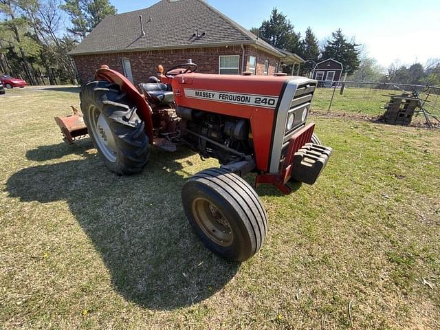 Image of Massey Ferguson 240 equipment image 2