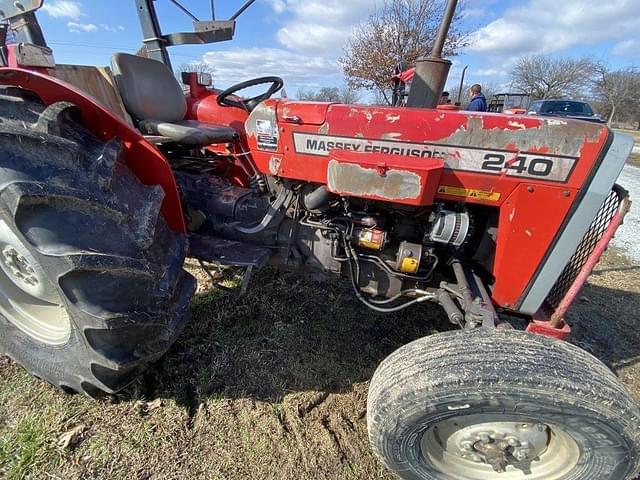 Image of Massey Ferguson 240 equipment image 3