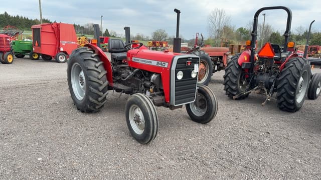 Image of Massey Ferguson 240 equipment image 2