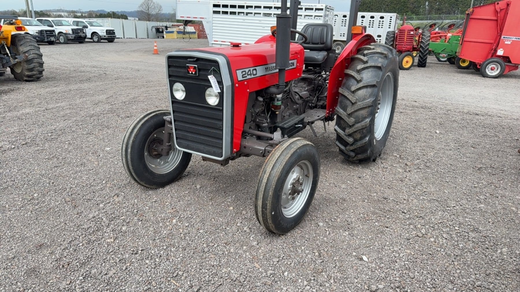 Massey Ferguson 240 Equipment Image0