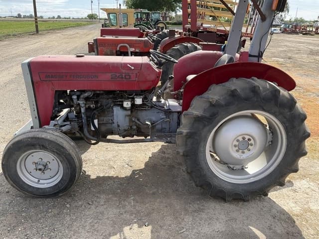 Image of Massey Ferguson 240 equipment image 4